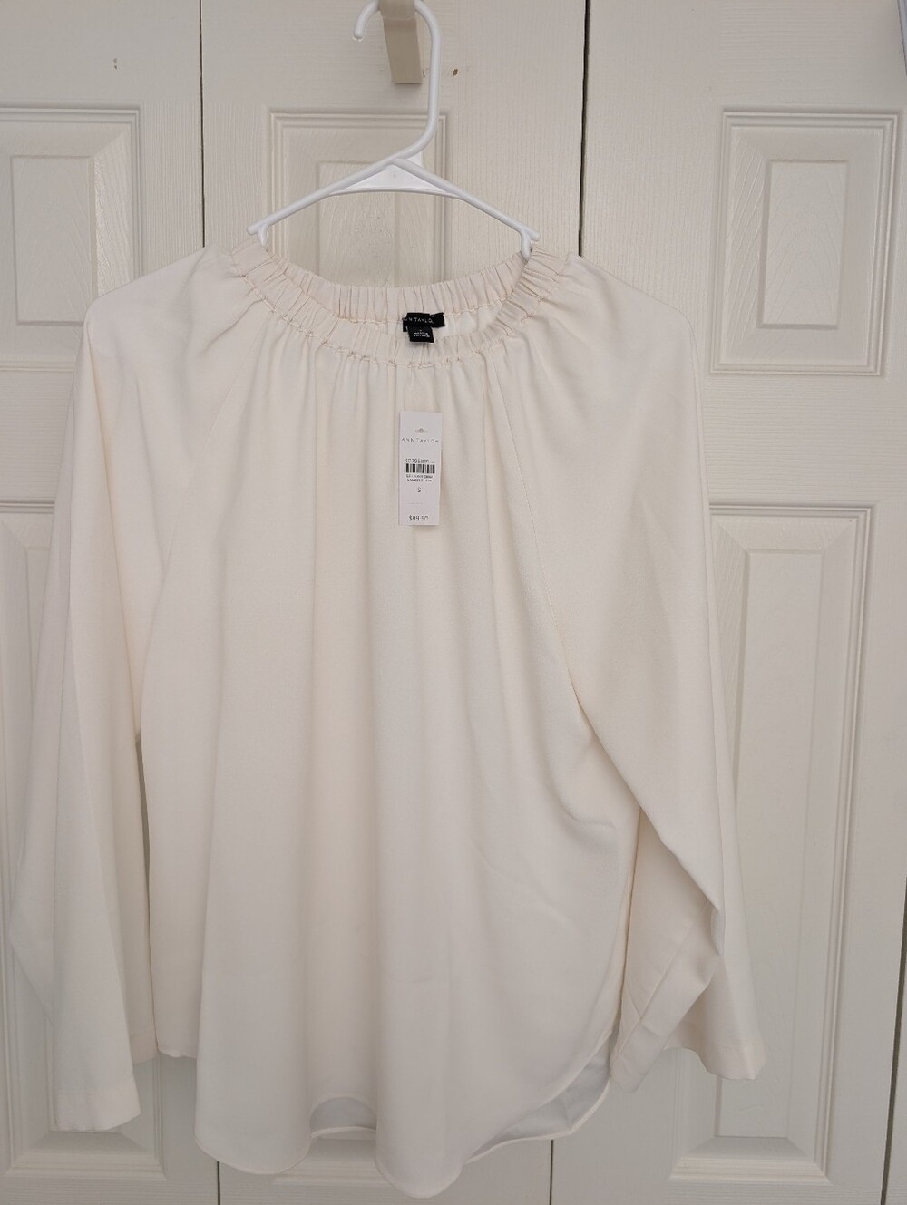 NWT Ann Taylor Cream Gathered Neck Blouse Small